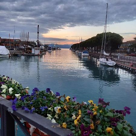 Il Nido Della Civetta Villa Sirmione Exteriör bild