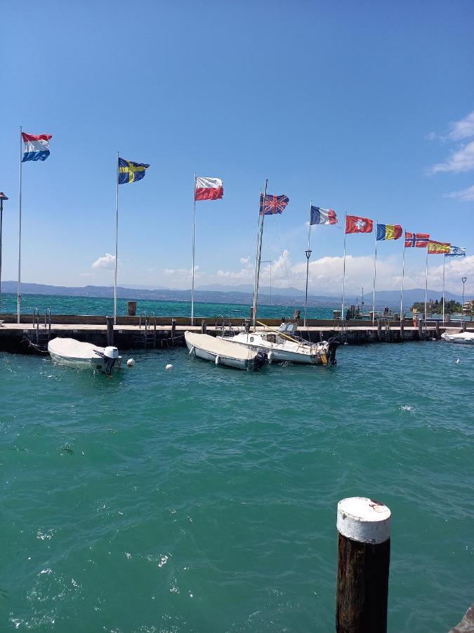 Il Nido Della Civetta Villa Sirmione Exteriör bild